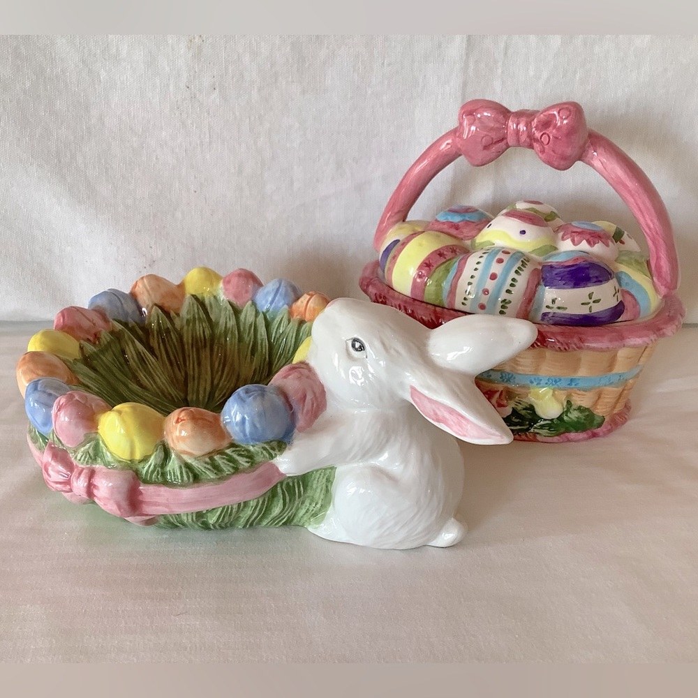 Darling vintage pair of ceramic Easter Baskets